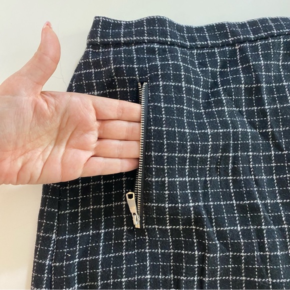 Banana Republic Plaid A Line Wrap Skirt - Picture 5 of 11